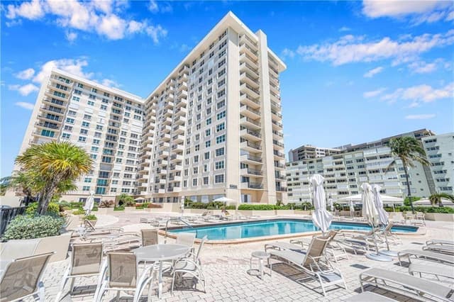 1900 S Ocean Boulevard Apt 6j, Lauderdale By The Sea FL 33062 - Lauderdale By The Sea, FL - Photo 2