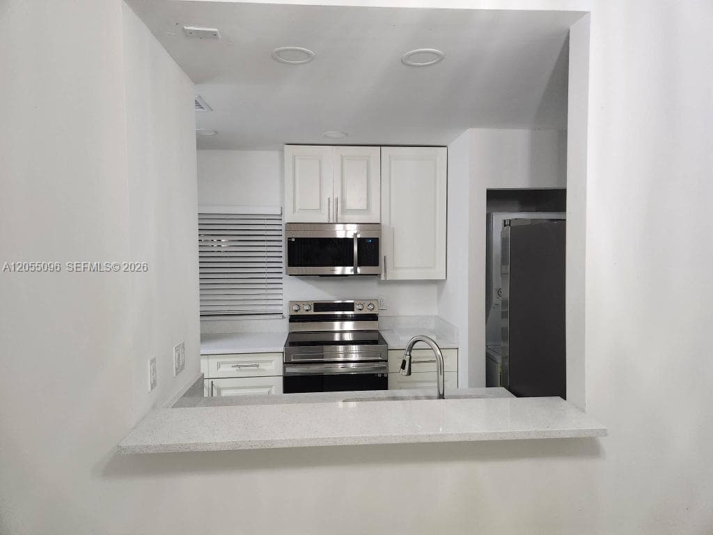 11643 NW 11th St, Pembroke Pines FL 33026 - Pembroke Pines, FL - Photo 1