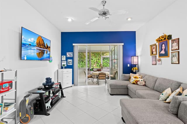 10156 Lombardy Drive, Tamarac FL 33321 - Tamarac, FL - Photo 4