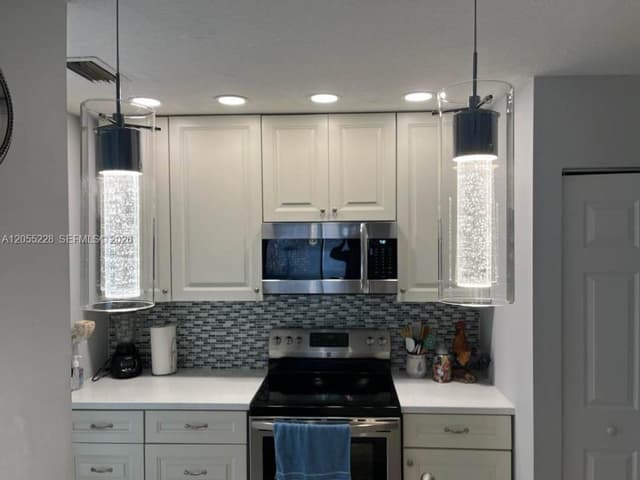 11699 NW 11th St, Pembroke Pines FL 33026 - Pembroke Pines, FL - Photo 5