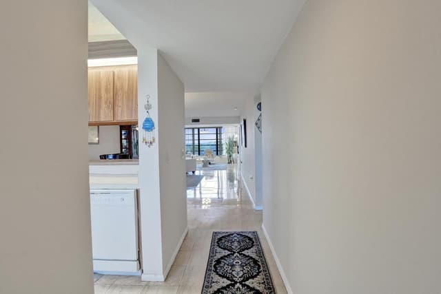 1524 Whitehall Drive # 406, Davie FL 33324 - Davie, FL - Photo 4