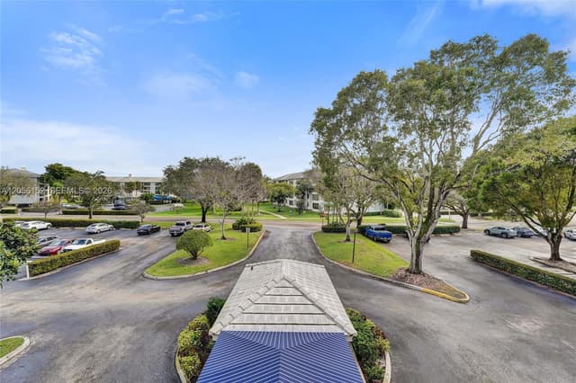 1713 Whitehall Dr # 304, Davie FL 33324 - Davie, FL - Photo 3