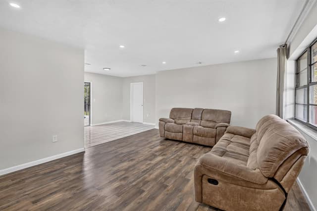 8968 SW 52nd Place, Cooper City FL 33328 - Cooper City, FL - Photo 3