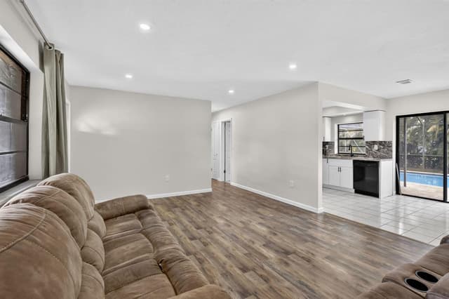 8968 SW 52nd Place, Cooper City FL 33328 - Cooper City, FL - Photo 5
