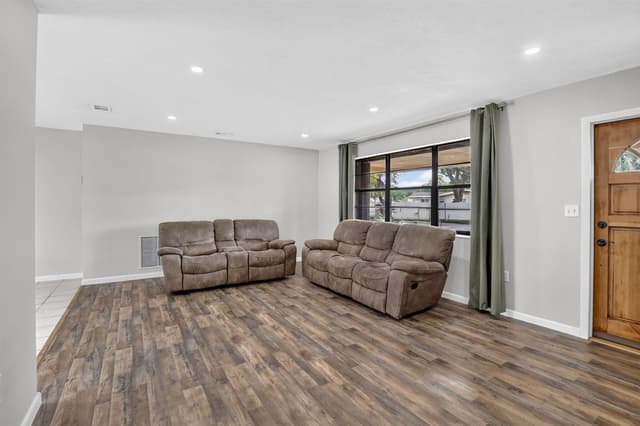 8968 SW 52nd Place, Cooper City FL 33328 - Cooper City, FL - Photo 4