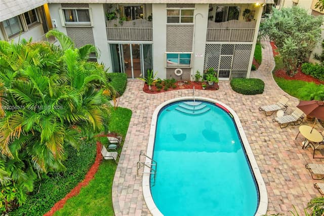 1541 NE 34th Ct # 104, Oakland Park FL 33334 - Oakland Park, FL - Photo 3