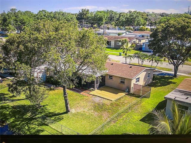5231 SW 89th Ave, Cooper City FL 33328 - Cooper City, FL - Photo 2