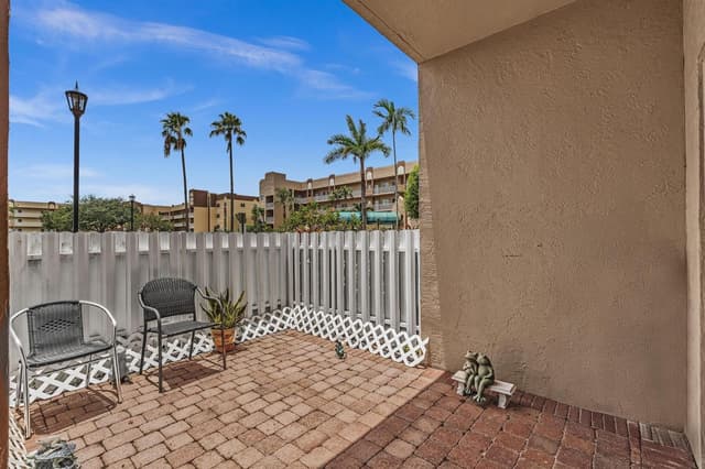 7647 SOUTHAMPTON Terrace # 115, Tamarac FL 33321 - Tamarac, FL - Photo 6
