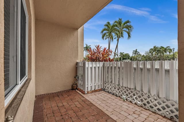 7647 SOUTHAMPTON Terrace # 115, Tamarac FL 33321 - Tamarac, FL - Photo 4