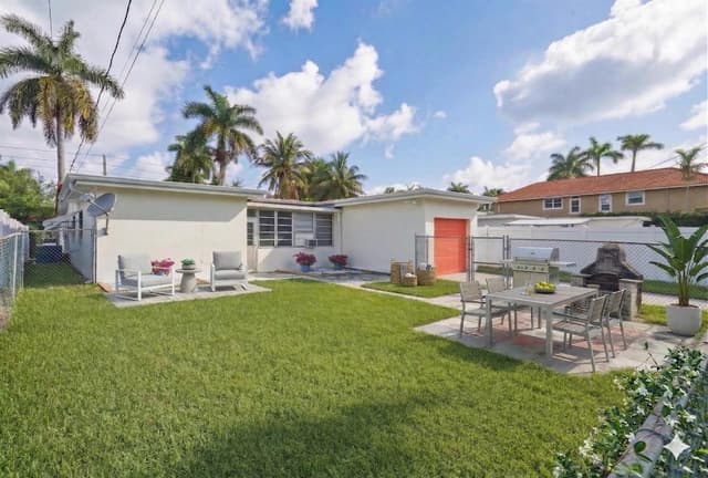 1114 Johnson Street, Hollywood FL 33019 - Hollywood, FL - Photo 5