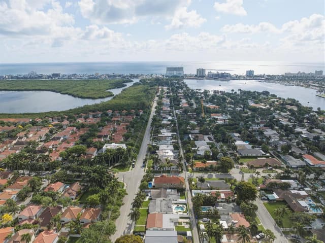 1114 Johnson Street, Hollywood FL 33019 - Hollywood, FL - Photo 4