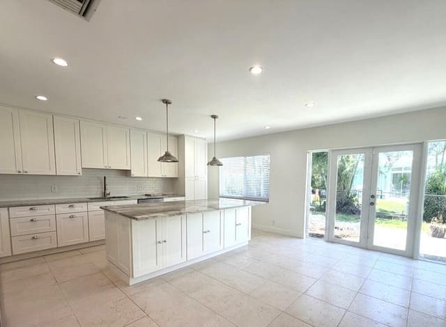 2648 NE 9TH Street, Pompano Beach FL 33062 - Pompano Beach, FL - Photo 5