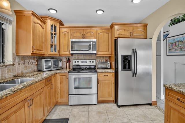 11584 Waterford Ct, Cooper City FL 33026 - Cooper City, FL - Photo 7