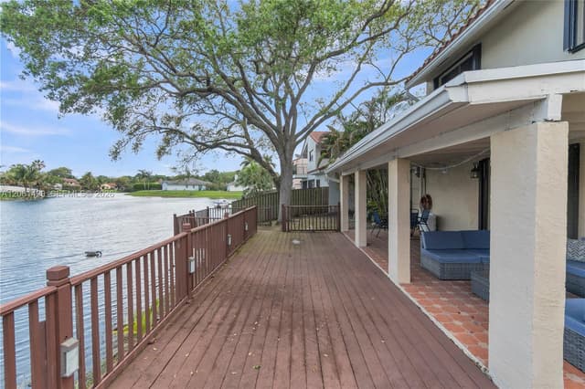 2905 Begonia Way, Cooper City FL 33026 - Cooper City, FL - Photo 4