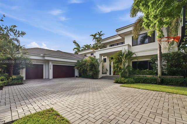 10708 Indian Trl, Davie FL 33328 - Davie, FL - Photo 4