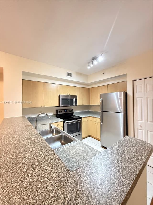 7940 N Nob Hill Rd # 204, Tamarac FL 33321 - Tamarac, FL - Photo 3