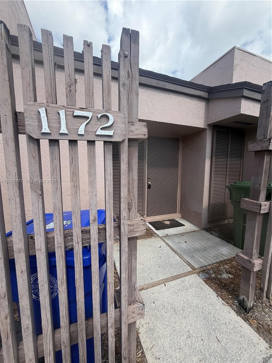 1172 NW 122nd Ter, Pembroke Pines FL 33026 - Pembroke Pines, FL - Photo 1