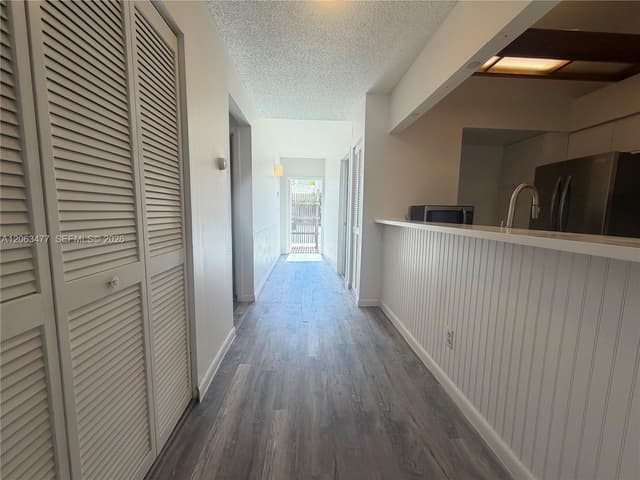 1172 NW 122nd Ter, Pembroke Pines FL 33026 - Pembroke Pines, FL - Photo 4