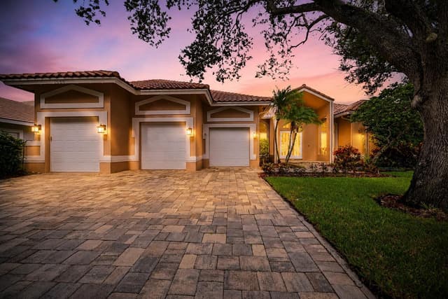 1960 HARTFORD Way, Coral Springs FL 33071 - Coral Springs, FL - Photo 2