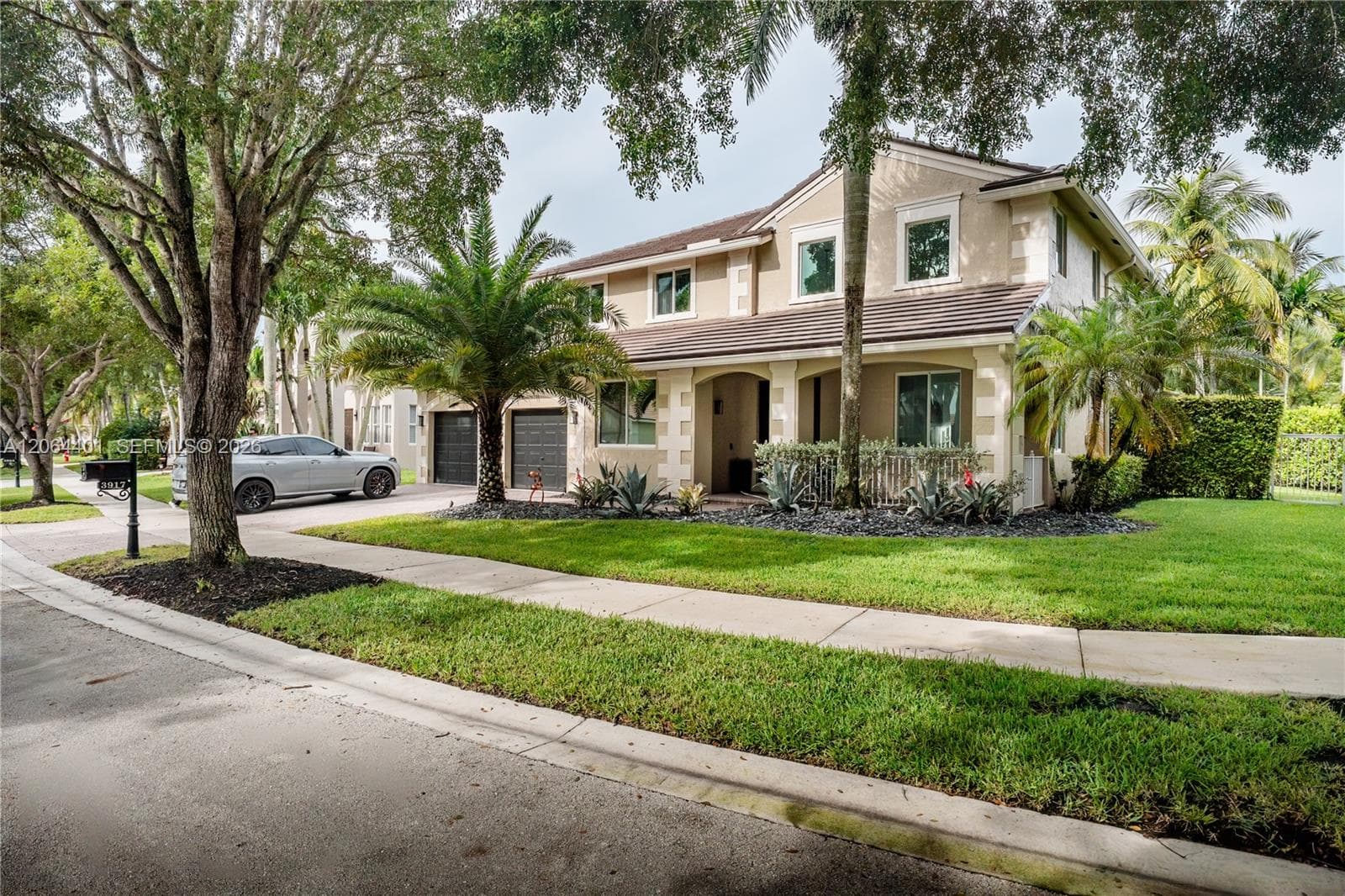 3917 Heron Ridge Ln, Weston FL 33331 - Weston, FL - Photo 1