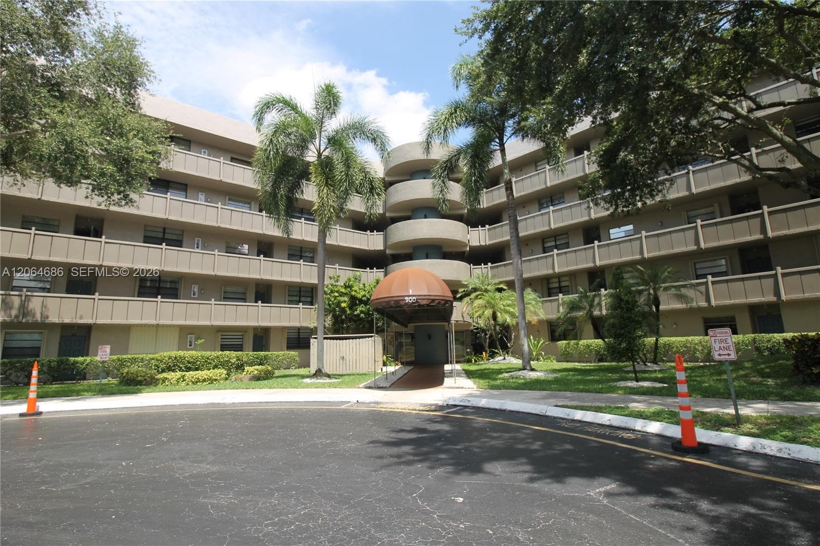 900 Colony Point Cir # 216, Pembroke Pines FL 33026 - Pembroke Pines, FL - Photo 1