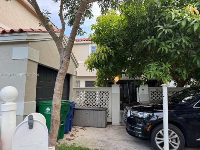 11008 Mainsail Dr, Cooper City FL 33026 - Cooper City, FL - Photo 2