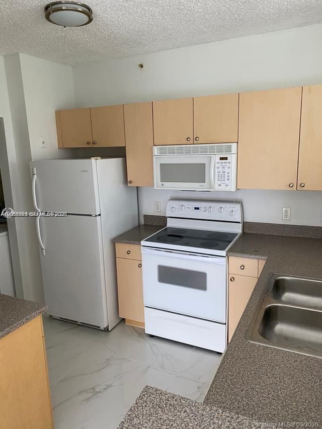 7980 N Nob Hill Rd # 102, Tamarac FL 33321 - Tamarac, FL - Photo 3