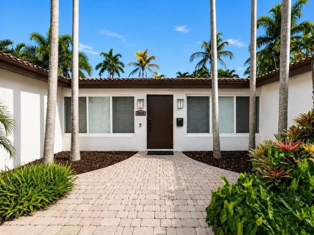 2010 NE 59th Place, Fort Lauderdale FL 33308 - Fort Lauderdale, FL - Photo 2