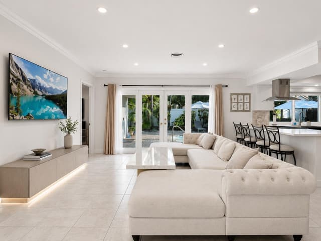 2010 NE 59th Place, Fort Lauderdale FL 33308 - Fort Lauderdale, FL - Photo 3