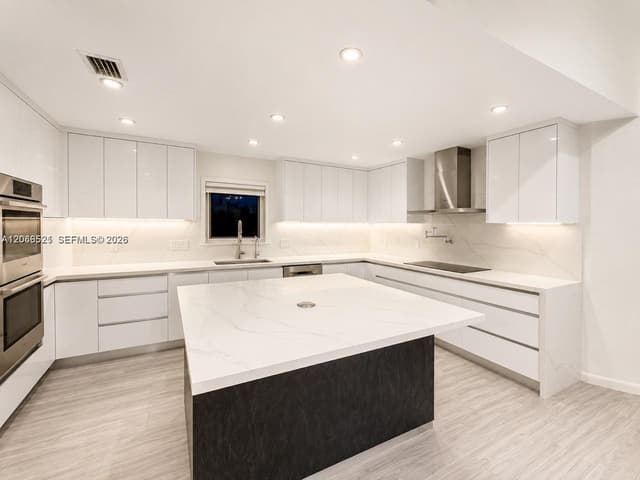 2616 Oakbrook Ct, Weston FL 33332 - Weston, FL - Photo 3