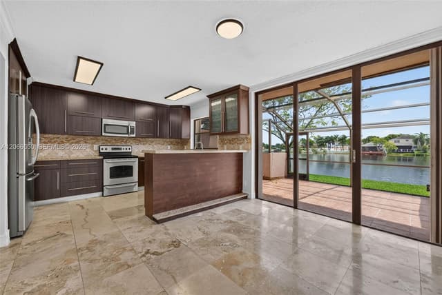 1217 NW 122nd Ter, Pembroke Pines FL 33026 - Pembroke Pines, FL - Photo 6