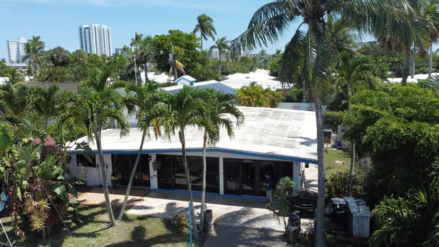 11 SUNSET Lane, Lauderdale By The Sea FL 33062 - Lauderdale By The Sea, FL - Photo 2