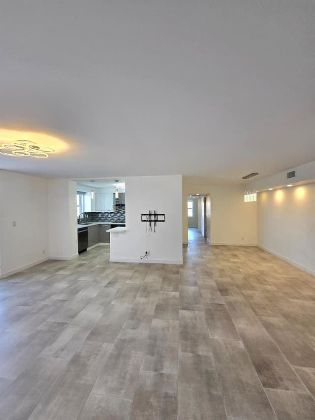 137 GOLDEN ISLES Drive # 414, Hallandale Beach FL 33009 - Hallandale Beach, FL - Photo 7