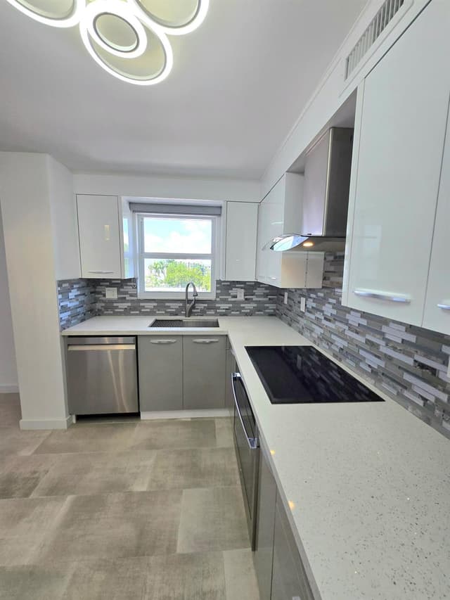 137 GOLDEN ISLES Drive # 414, Hallandale Beach FL 33009 - Hallandale Beach, FL - Photo 3