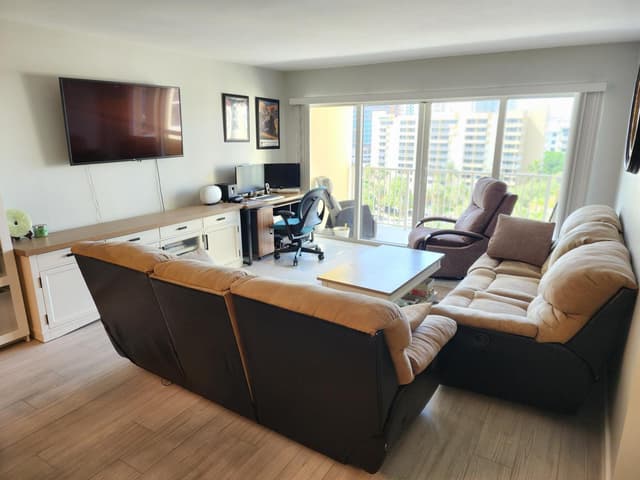 1200 HIBISCUS Avenue # 1006, Pompano Beach FL 33062 - Pompano Beach, FL - Photo 2