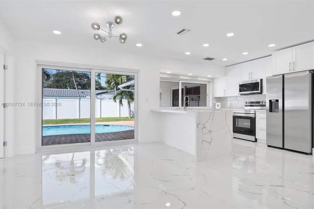 5711 NE 20th Ter, Fort Lauderdale FL 33308 - Fort Lauderdale, FL - Photo 2