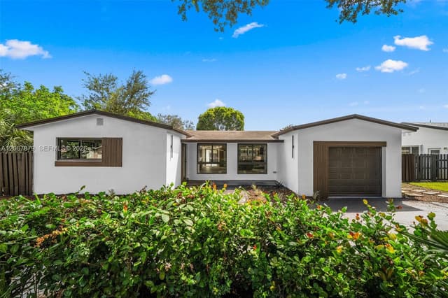 8978 SW 49th St, Cooper City FL 33328 - Cooper City, FL - Photo 2