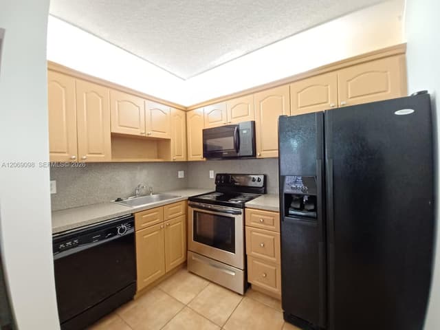 11120 Royal Palm Blvd # 10, Coral Springs FL 33065 - Coral Springs, FL - Photo 3
