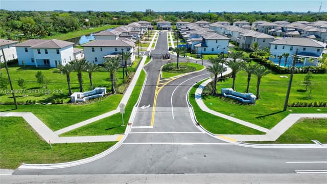 4390 SW 122nd Ter, Davie FL 33330 - Davie, FL - Photo 6