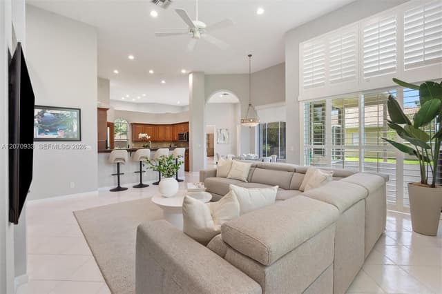 2733 Meadowood Dr, Weston FL 33332 - Weston, FL - Photo 6