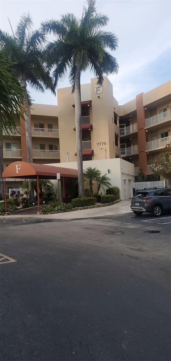 7775 Yardley Dr # 211, Tamarac FL 33321 - Tamarac, FL - Photo 2