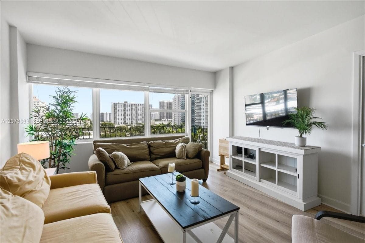 3250 NE 28th St # 806, Fort Lauderdale FL 33308 - Fort Lauderdale, FL - Photo 1