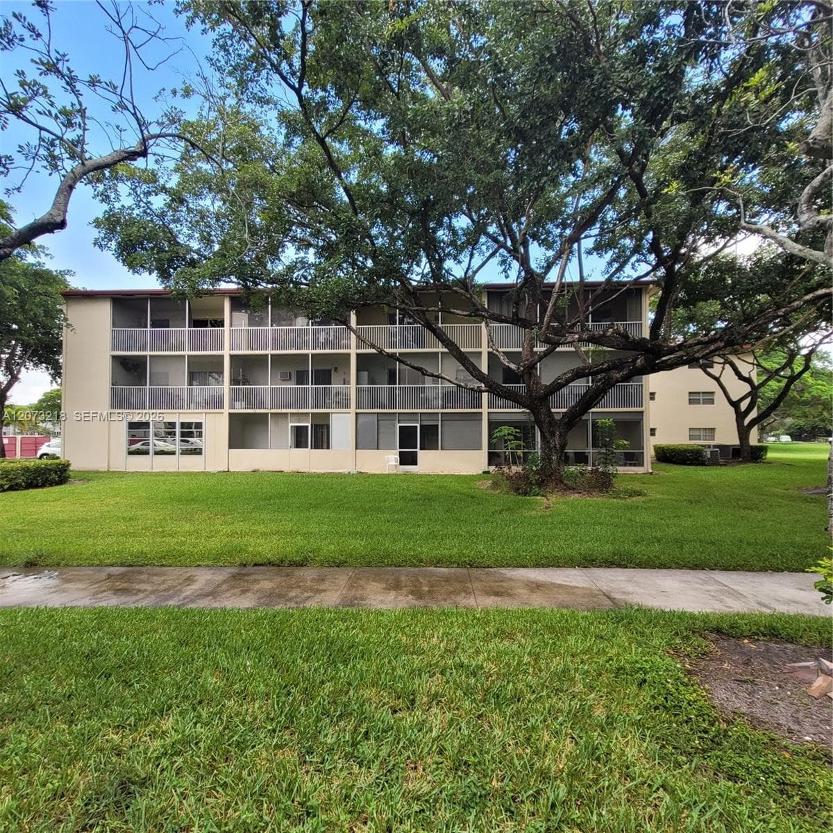 151 SW 134th Way # 212N, Pembroke Pines FL 33027 - Pembroke Pines, FL - Photo 1