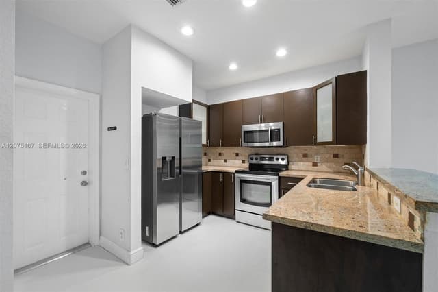3810 Tree Top Dr, Weston FL 33332 - Weston, FL - Photo 6