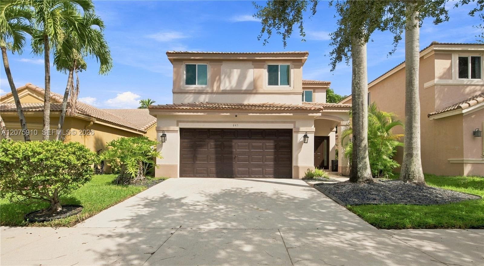 445 Conservation Dr, Weston FL 33327