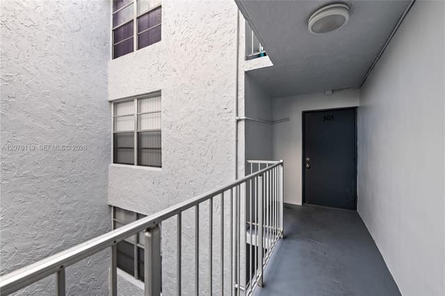 9400 Live Oak Pl # 305, Davie FL 33324 - Davie, FL - Photo 3