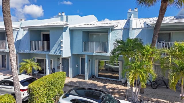 2119 NE 44th St, Lighthouse Point FL 33064 - Lighthouse Point, FL - Photo 2