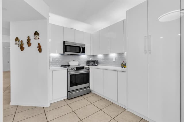 7759 GRANVILLE Drive # 306, Tamarac FL 33321 - Tamarac, FL - Photo 7