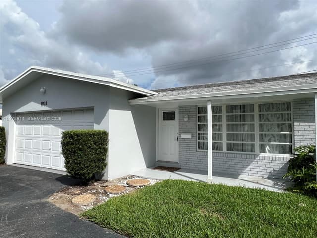 1931 NE 55th Ct, Fort Lauderdale FL 33308 - Fort Lauderdale, FL - Photo 2