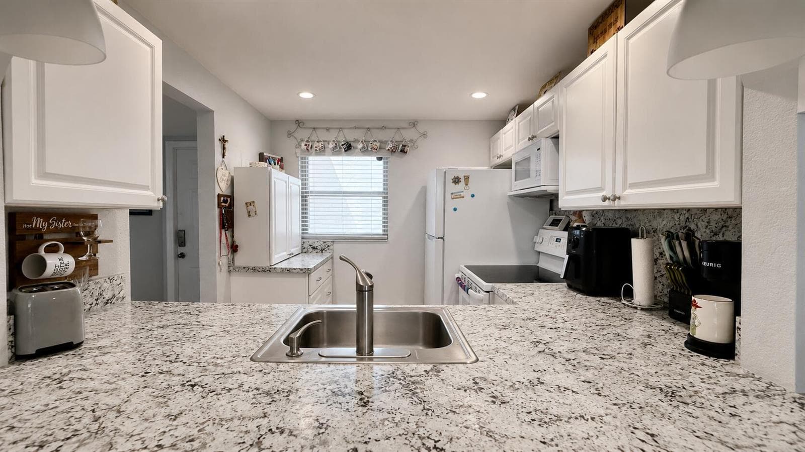 9480 Poinciana Place # 201, Davie FL 33324 - Davie, FL - Photo 1